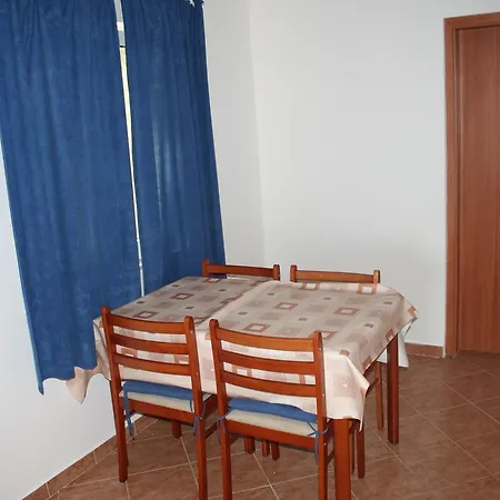 Apartment Mandre 4092a Pag Town